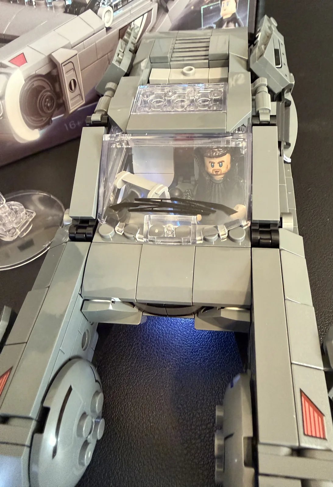 Lumibricks 23001 K's Spinner — detachable drone on its clear stand