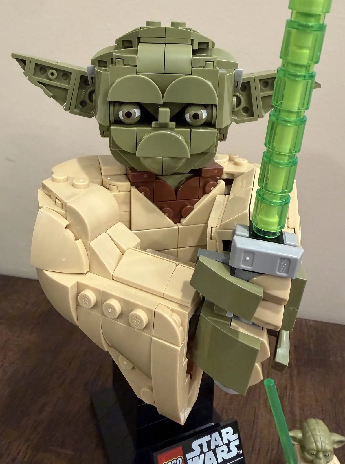 LEGO 75438 Star Wars Yoda Bust — finished bust viewed from another angle