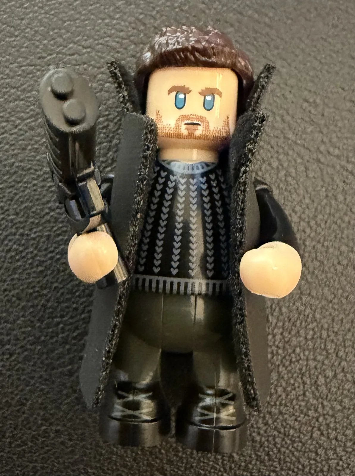 Lumibricks 23001 K's Spinner — Officer K minifigure with cloth trench coat and blaster