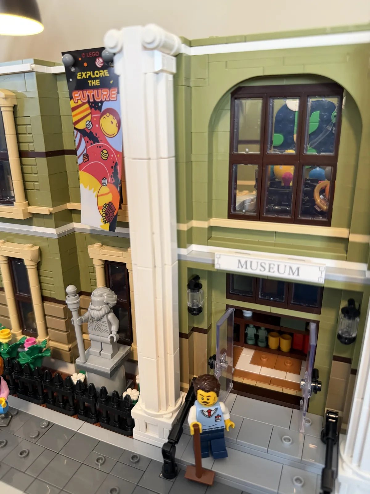 LEGO 10326 Natural History Museum — front pillars and facade