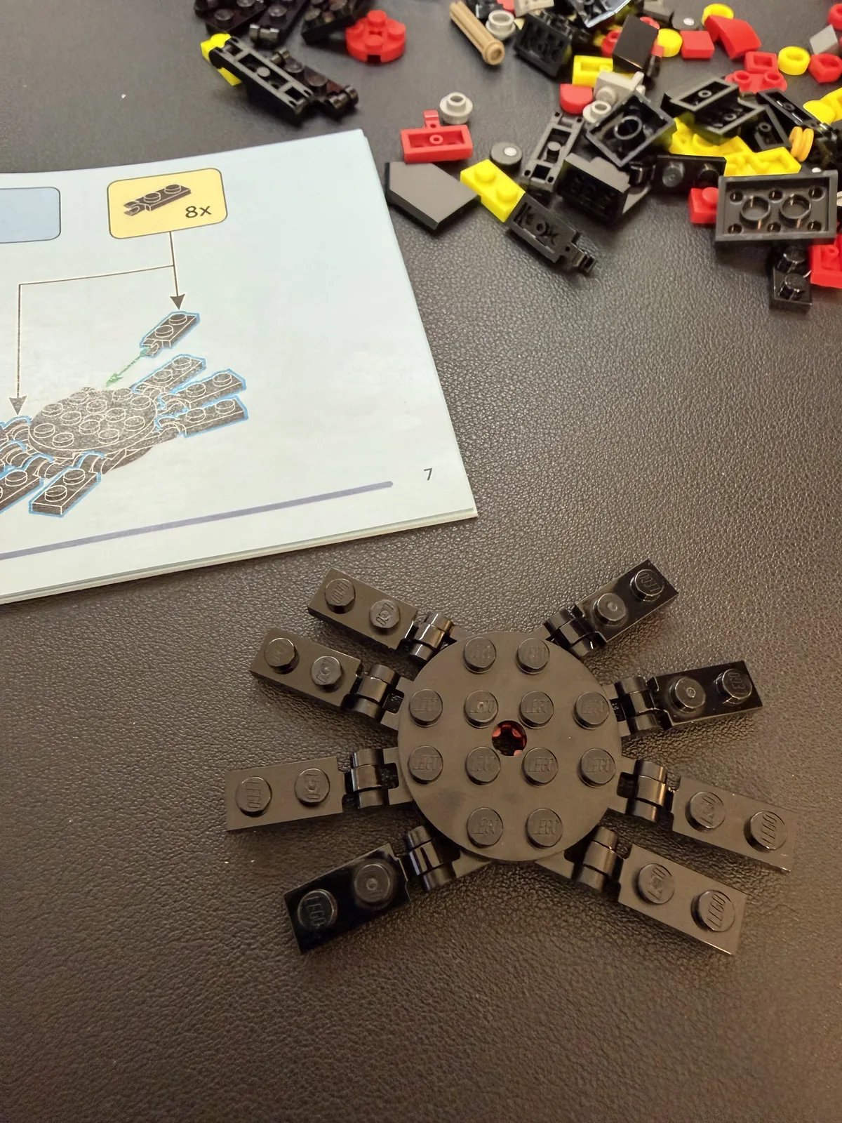 LEGO 31159: Surprising Spider Review — build 1