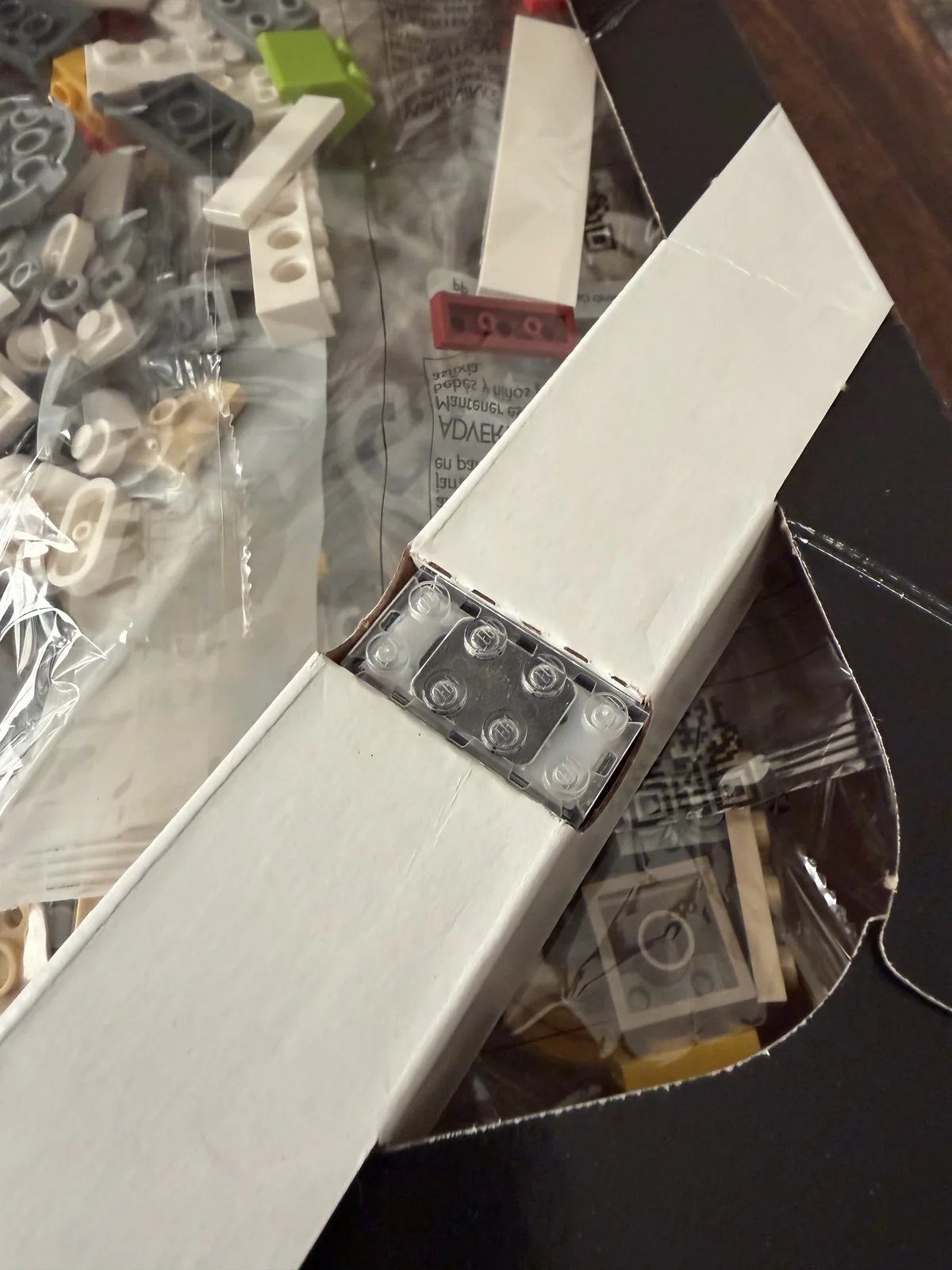 The LEGO Smart Brick included in set 75423