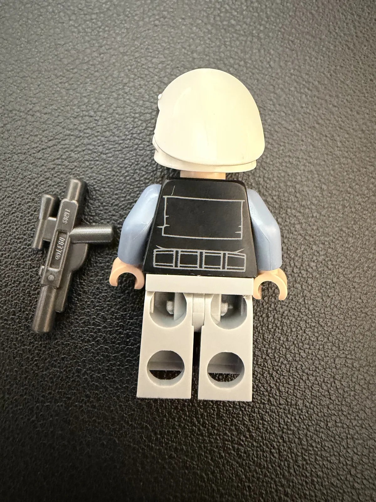 LEGO 75421 Darth Vader's TIE Fighter — Rebel Fleet Trooper minifigure back