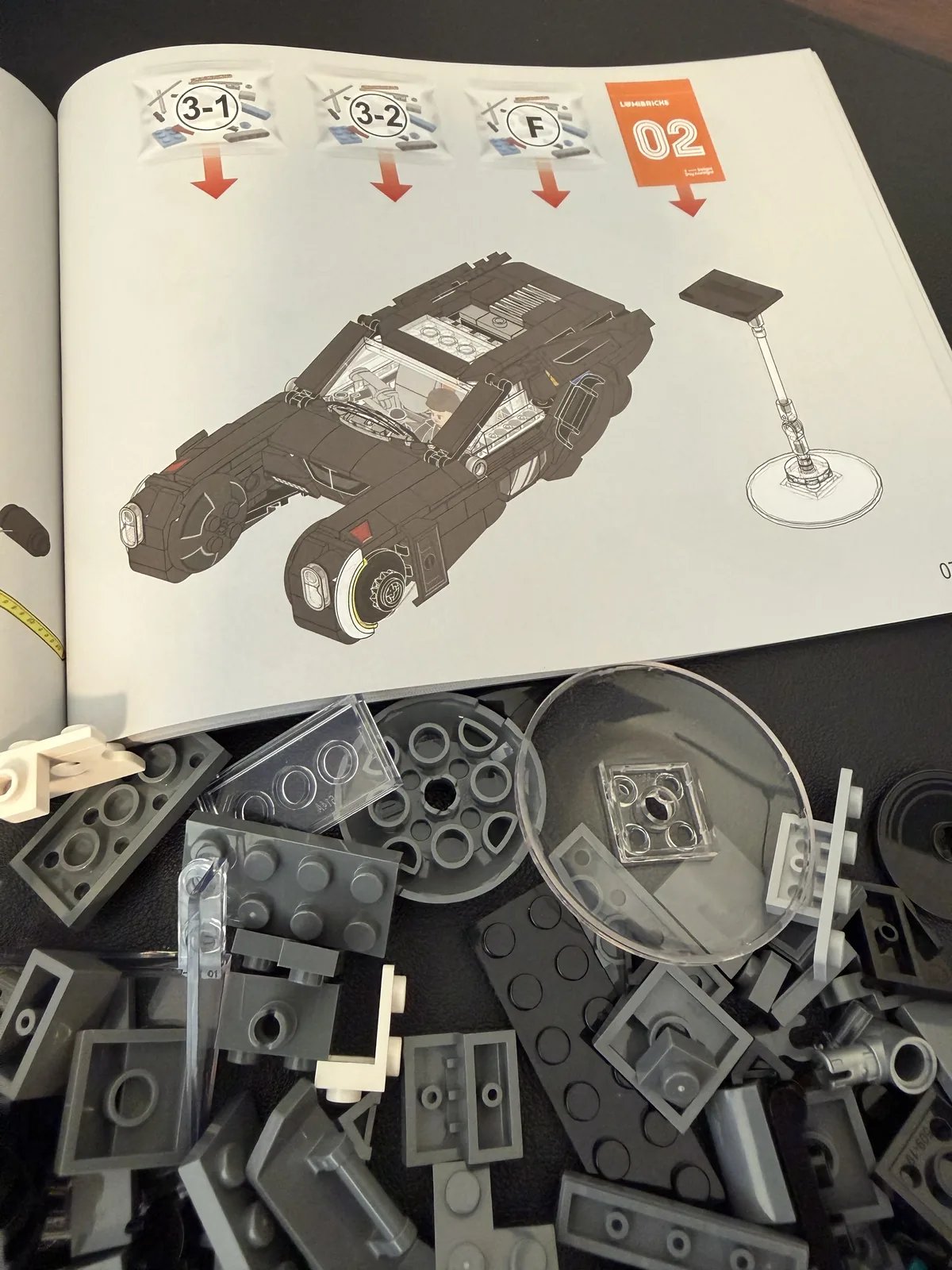 Lumibricks 23001 K's Spinner — starting stage three