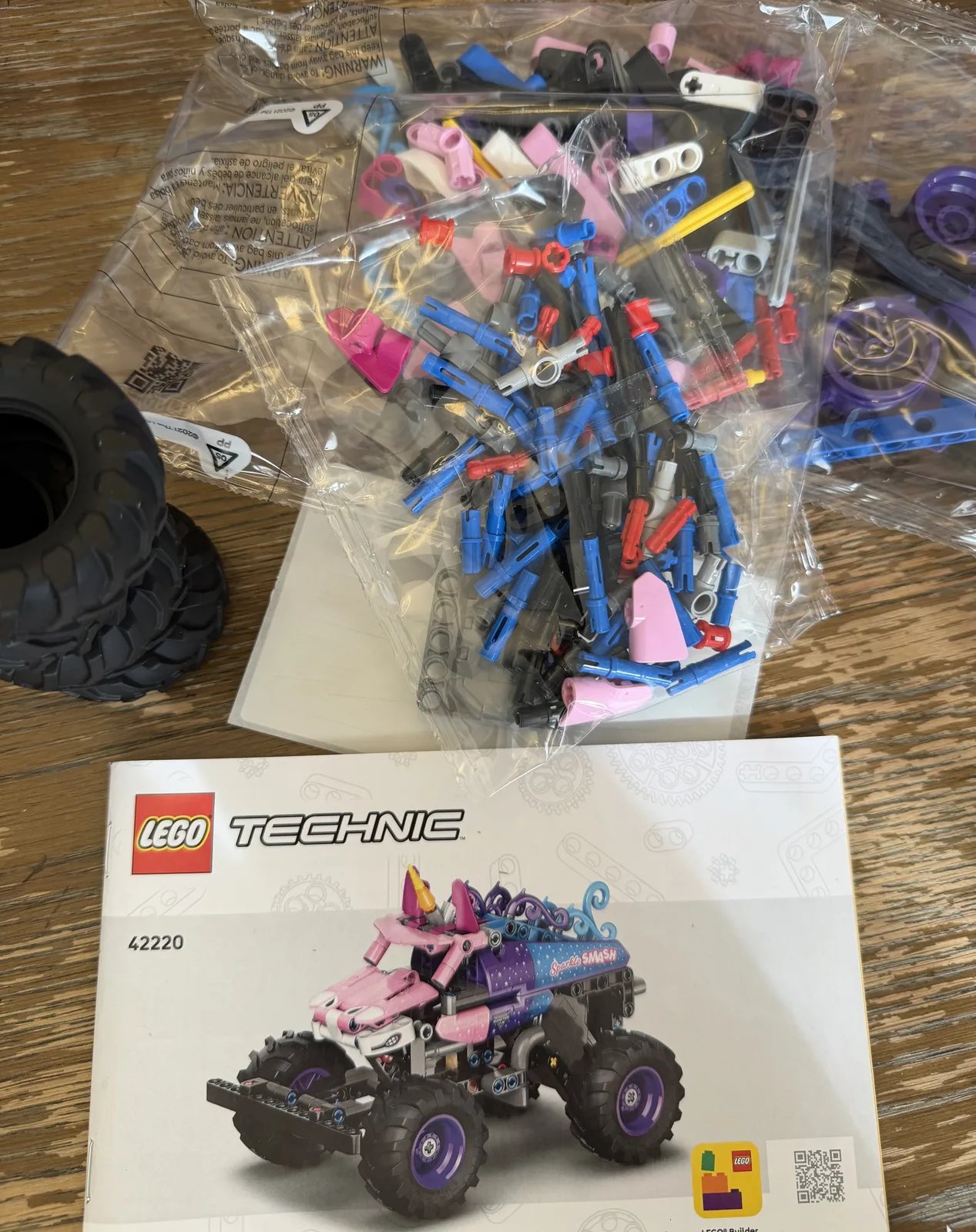 LEGO Technic 42220 Monster Jam Sparkle Smash Pull-Back — box contents and parts