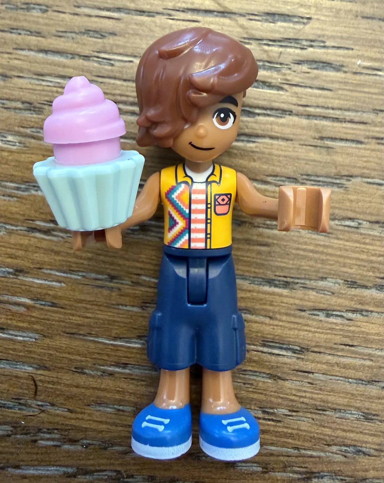 LEGO Friends 42675 Unicorn Cake Delivery Car Review — minidolls Paisley and Leo