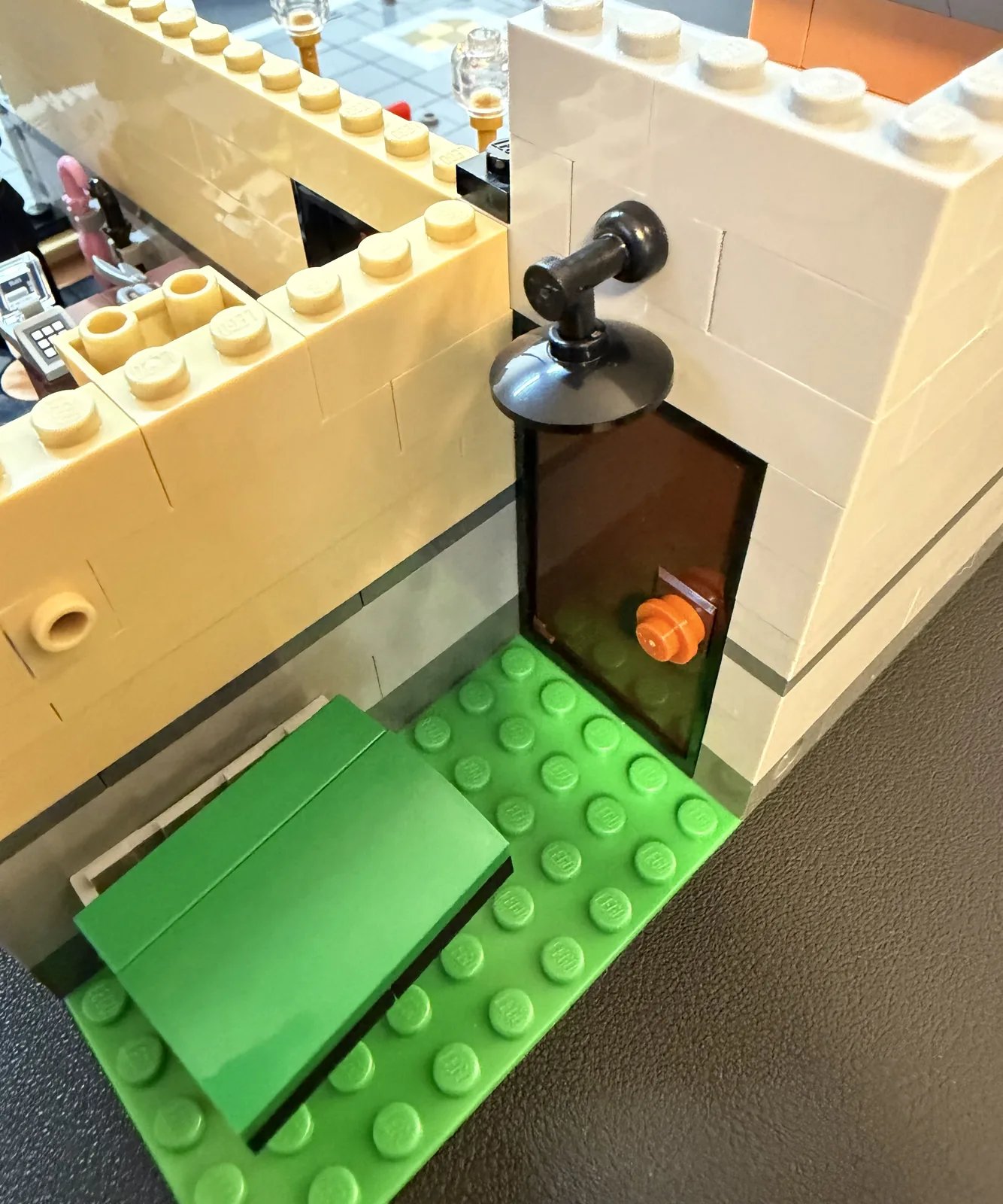 LEGO 10350 Tudor Corner — back entrance