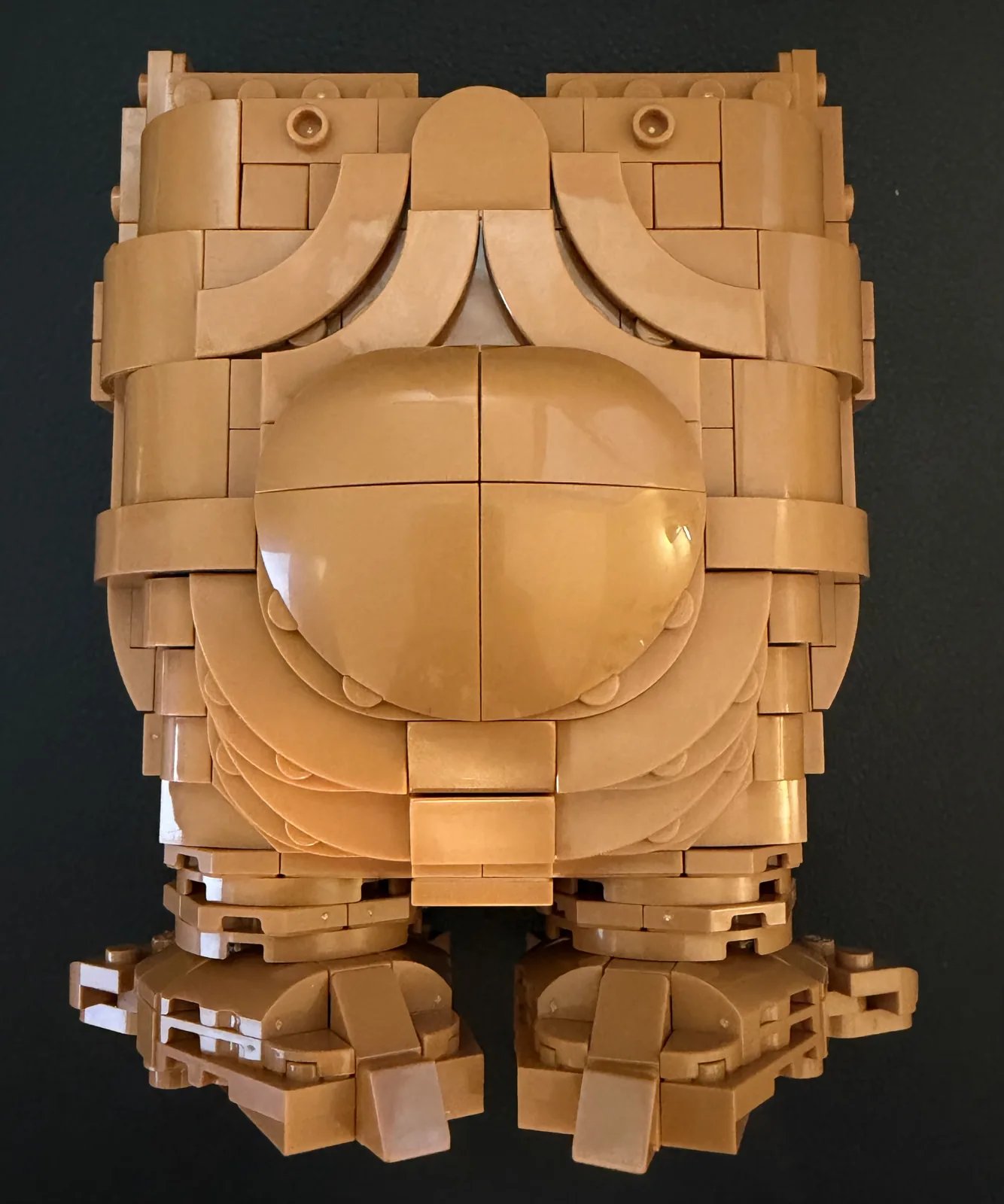 LEGO Ideas 21370 E.T. the Extra-Terrestrial — step 4, closing in the back of the torso