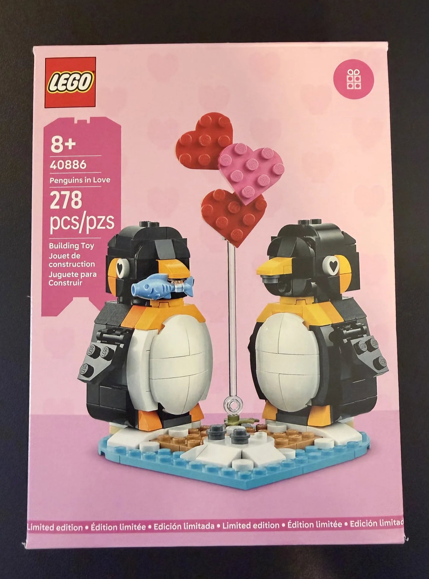 LEGO 40886 Penguins in Love — retail box