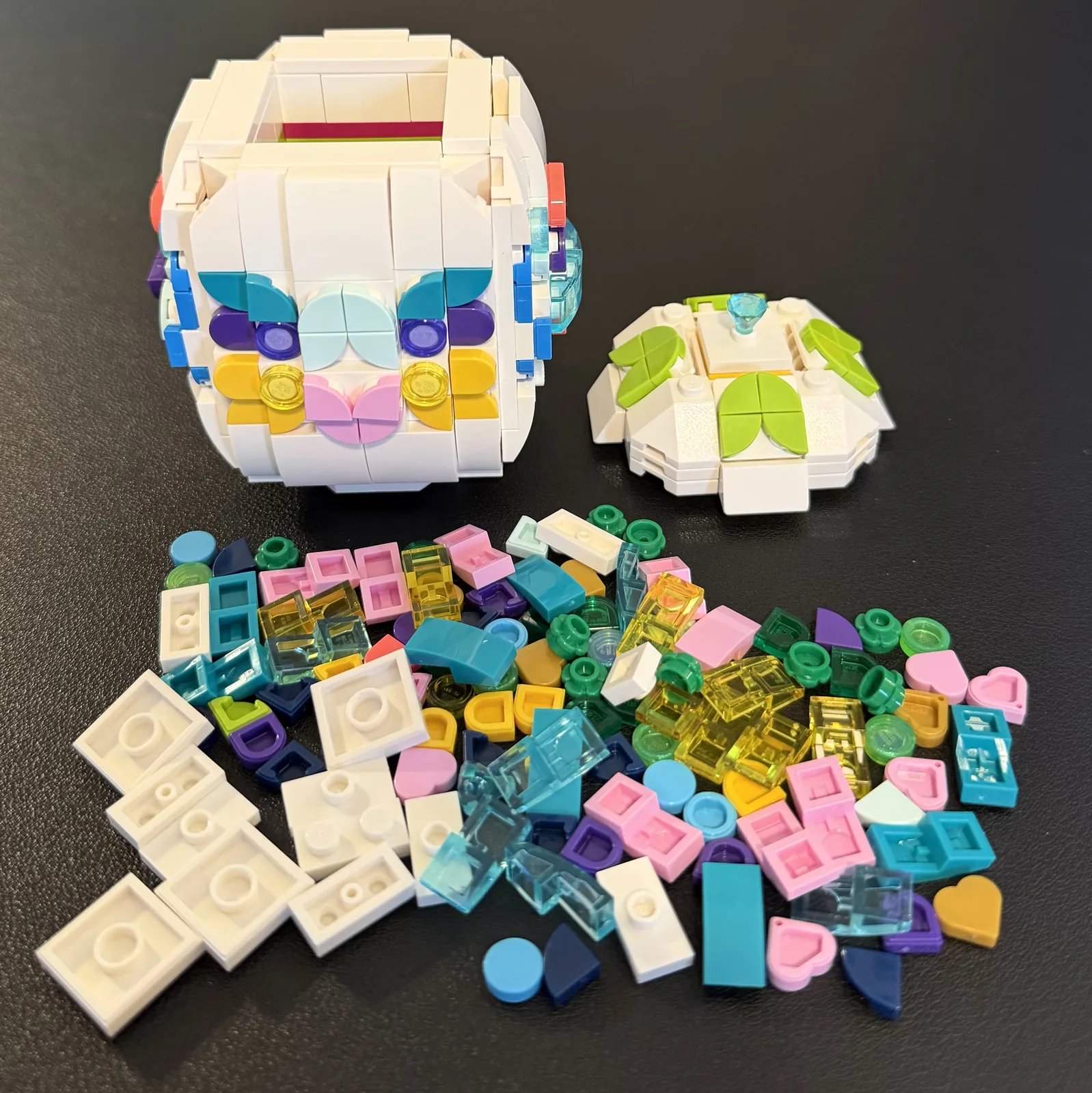 LEGO 40816 Decorative Easter Egg — finished decorated egg