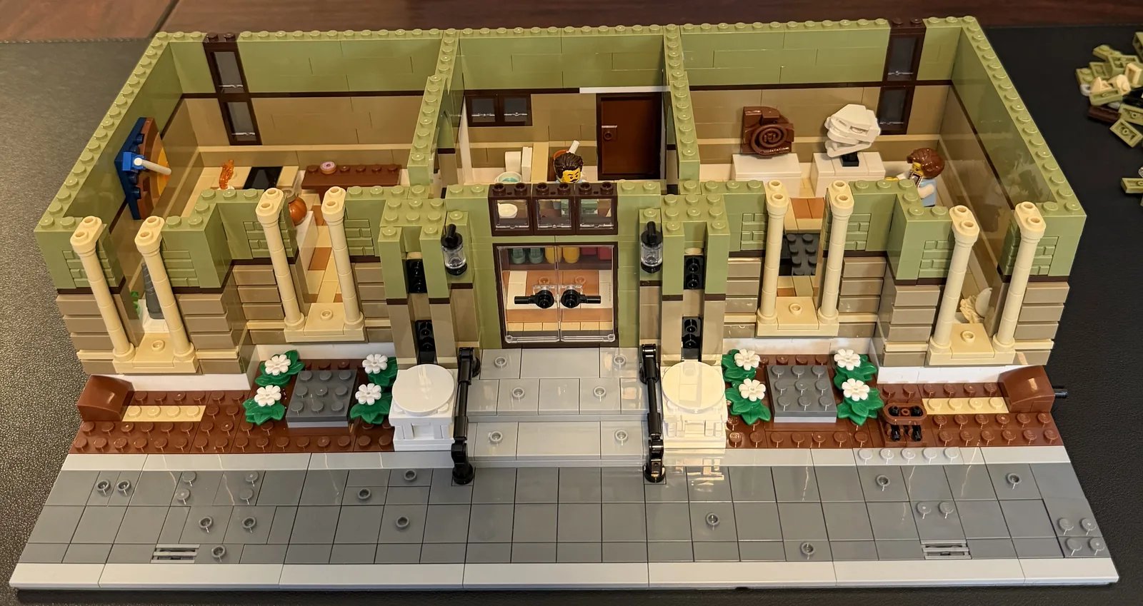 LEGO 10326 Natural History Museum — interior floors