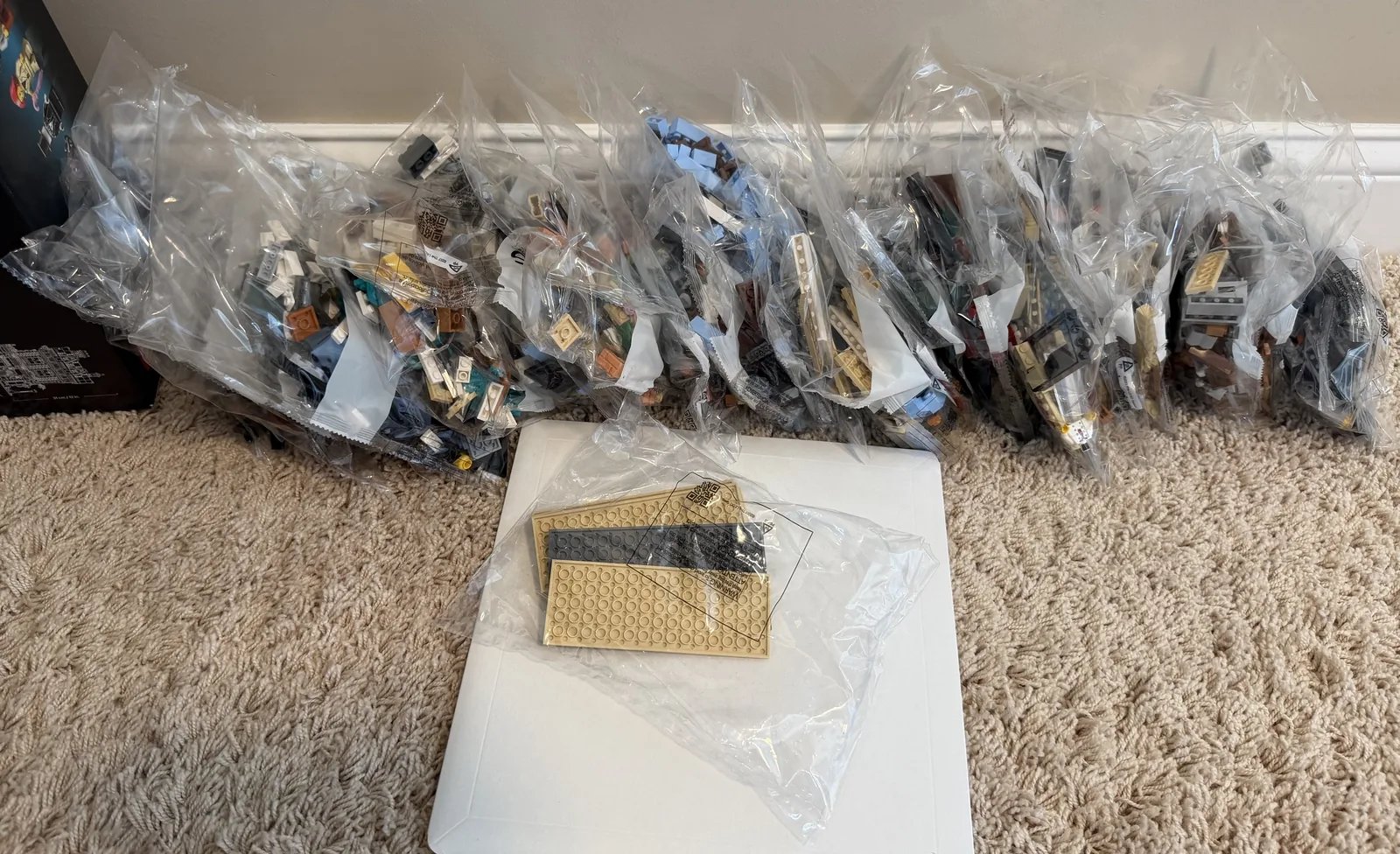 LEGO 10350 Tudor Corner — box contents and numbered bags