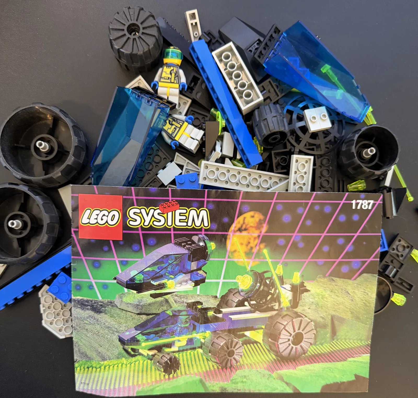 LEGO 1787 Crater Cruiser — box contents before the build