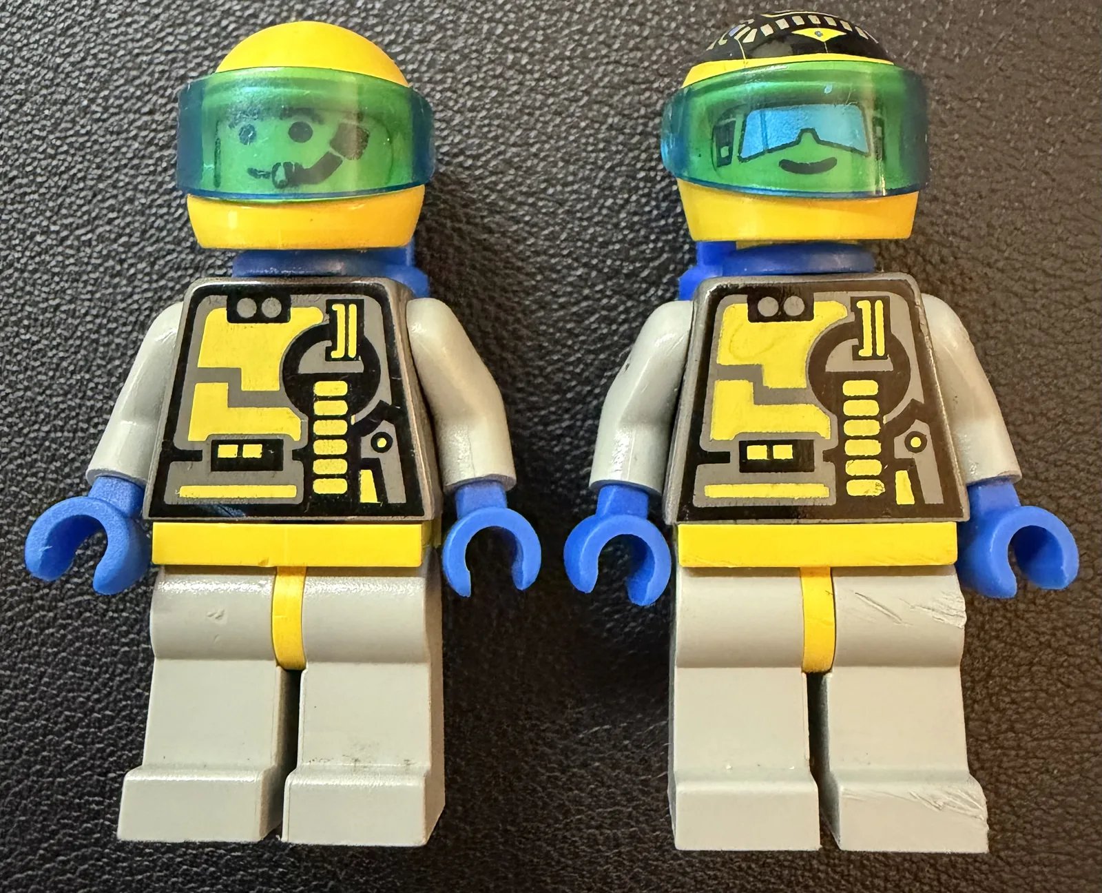 LEGO 1787 Crater Cruiser — the two Unitron minifigures