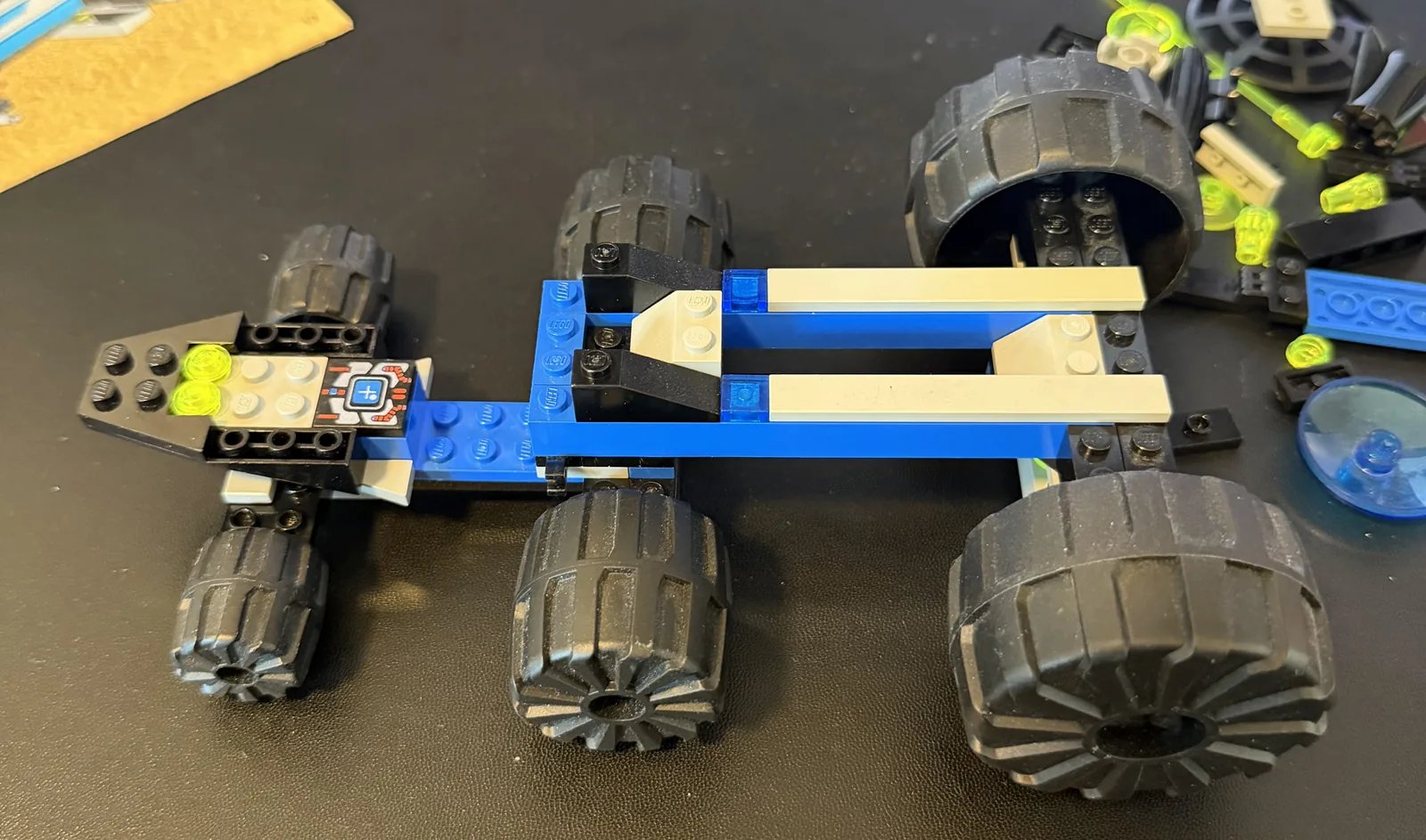 LEGO 1787 Crater Cruiser — the ground carrier wheelbase