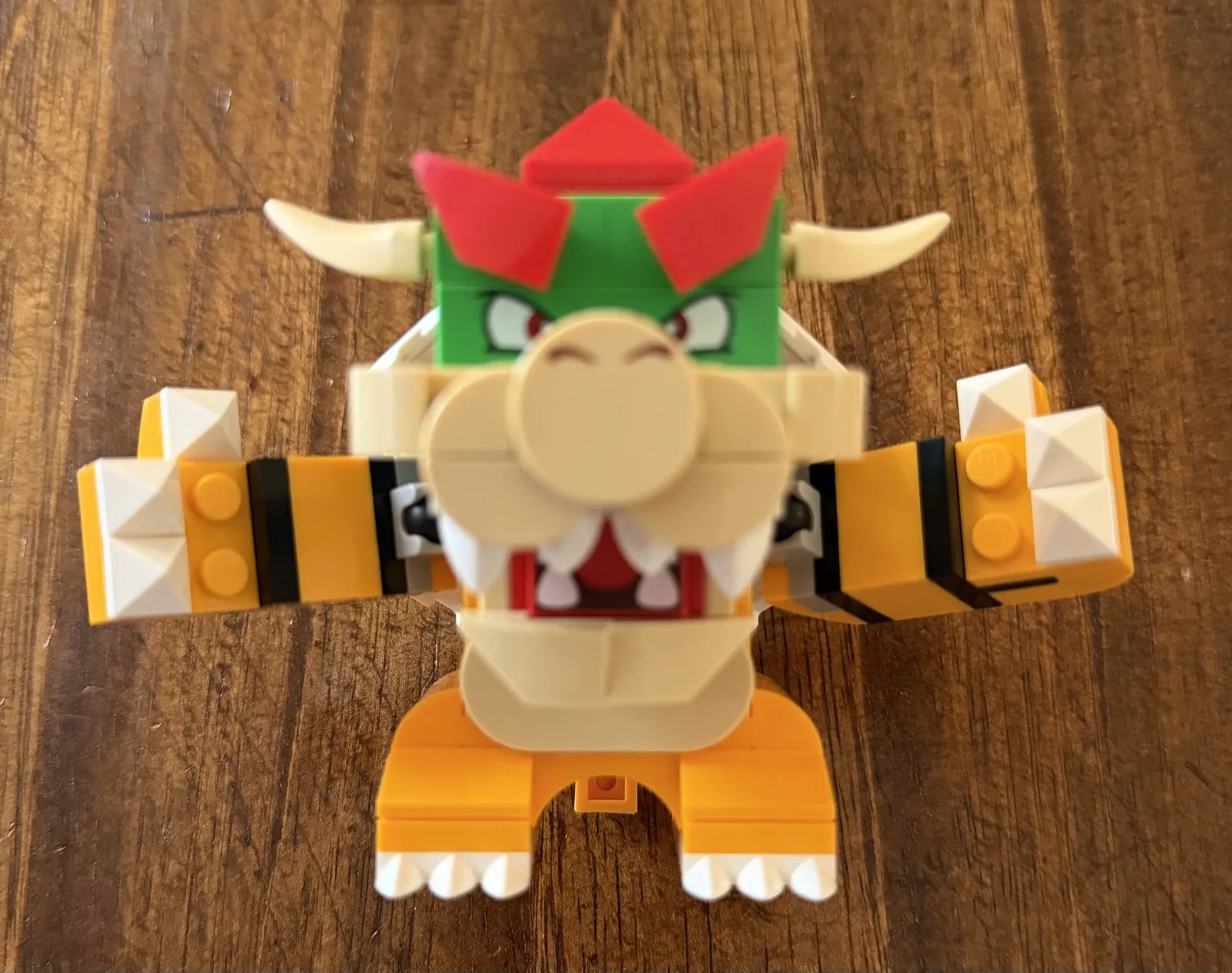LEGO 72039 Mario Kart Bowser's Castle — Bowser on the castle