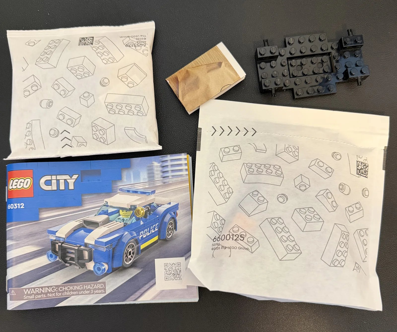 LEGO City 60312 Police Car Review — contents