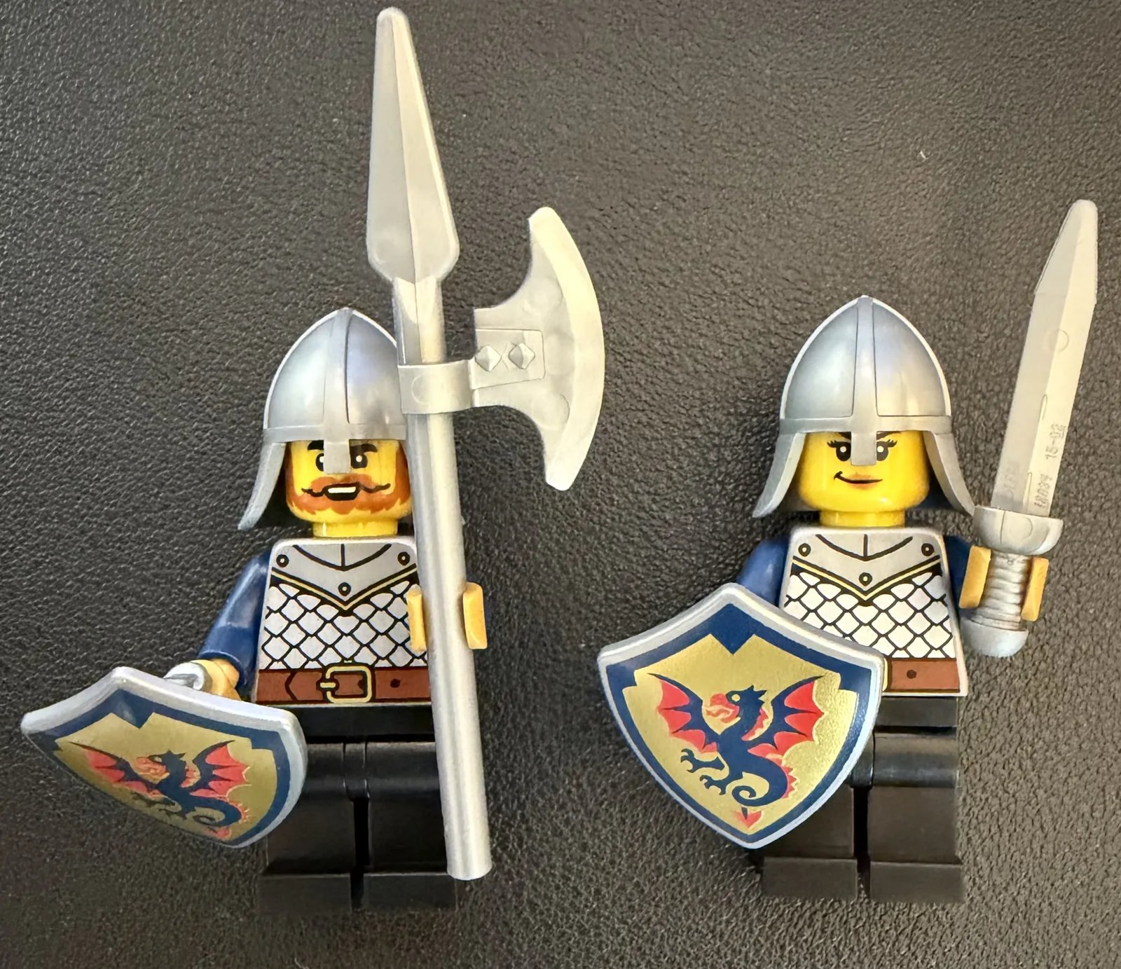 LEGO IDEAS 40912 Sea Serpent — two Black Knight minifigures with exclusive griffin shields