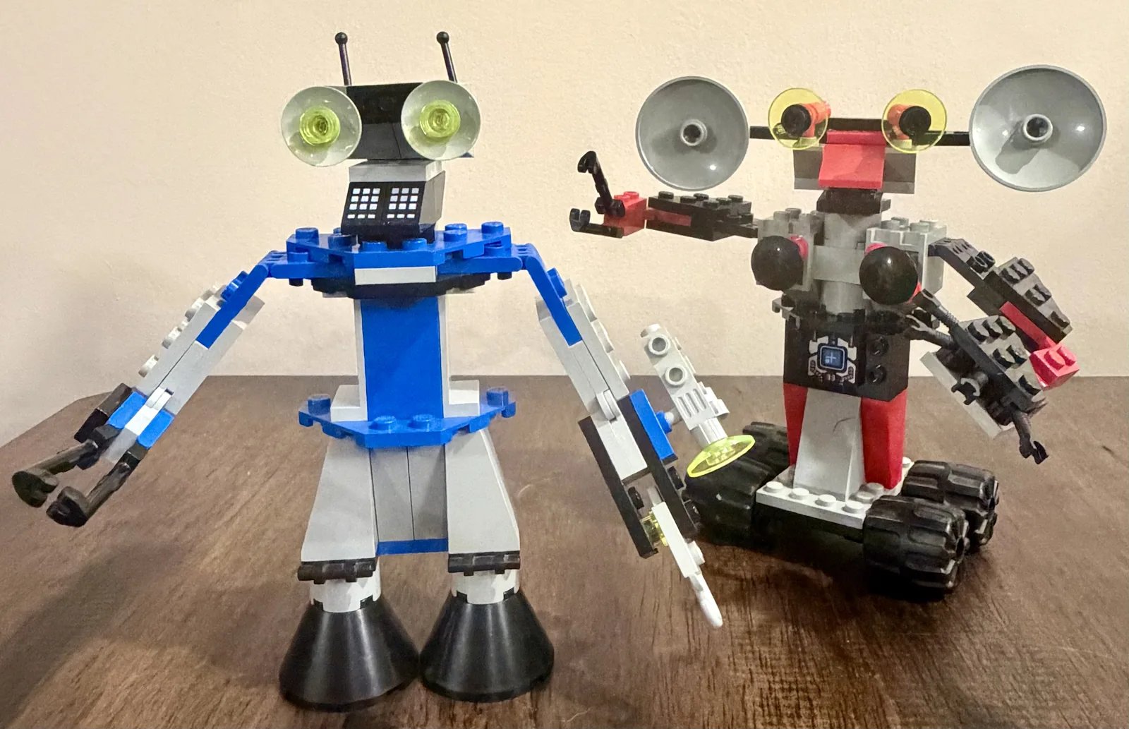 LEGO Space 1785 Crater Critters Review — completed, both robots