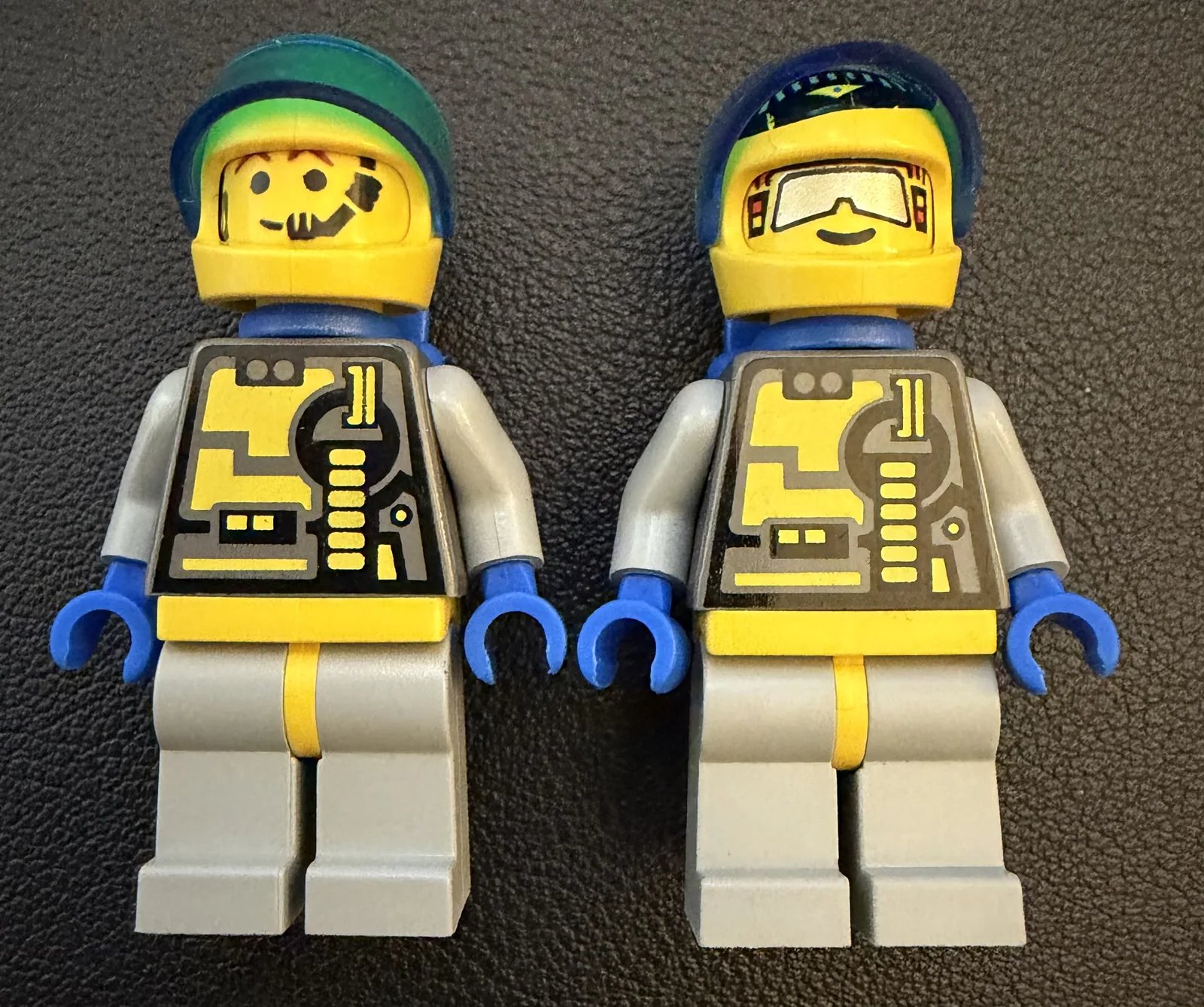 LEGO 1789 Star Hawk II — the two Unitron minifigures