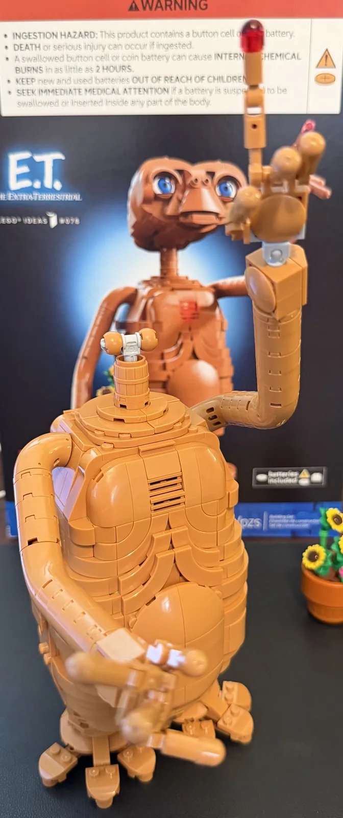 LEGO Ideas 21370 E.T. the Extra-Terrestrial — step 8, building the arms and hands