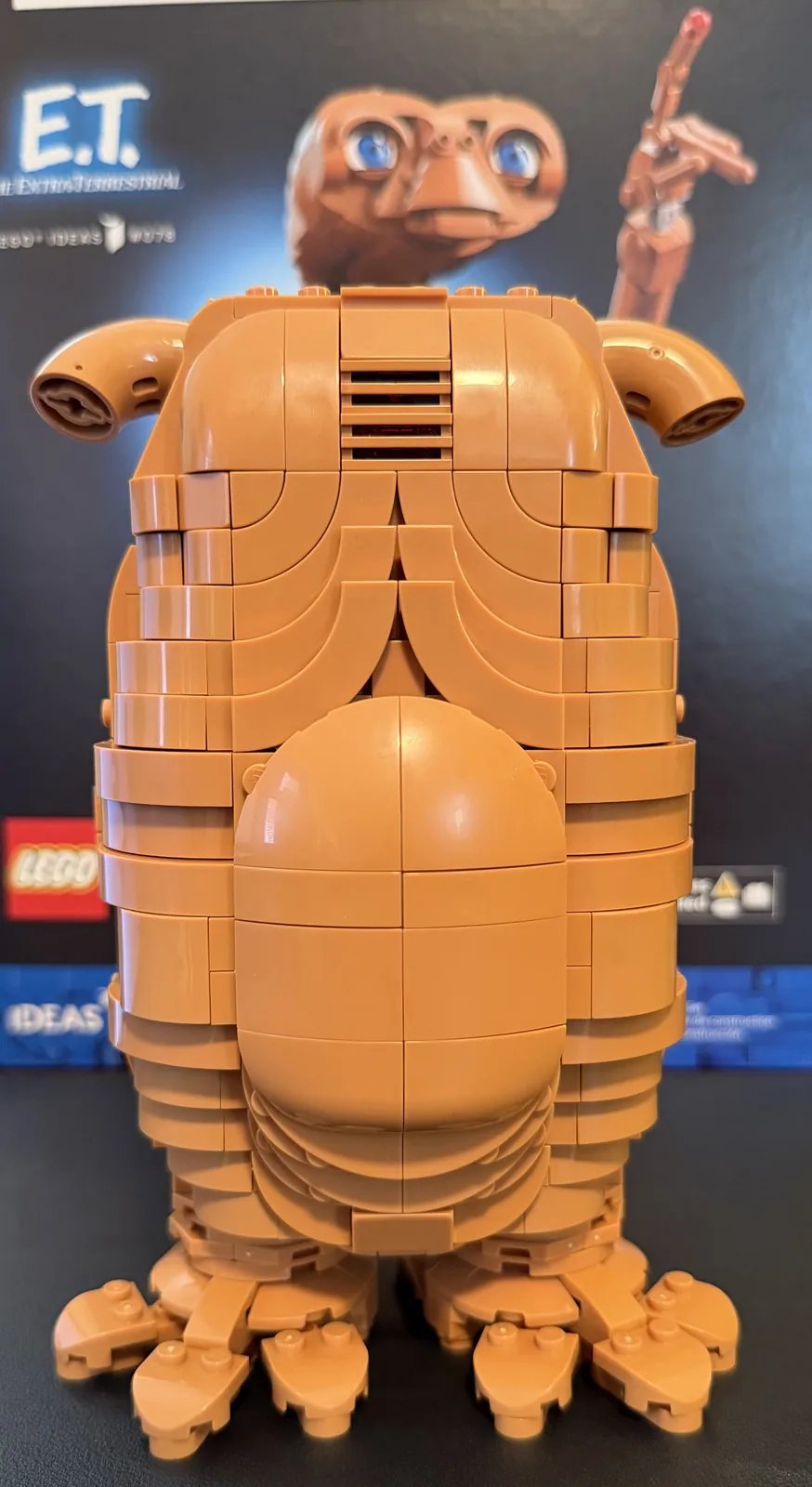 LEGO Ideas 21370 E.T. the Extra-Terrestrial — step 7, working on the upright body