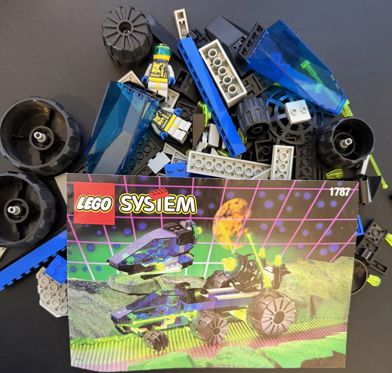LEGO 1787 Crater Cruiser — box contents before the build