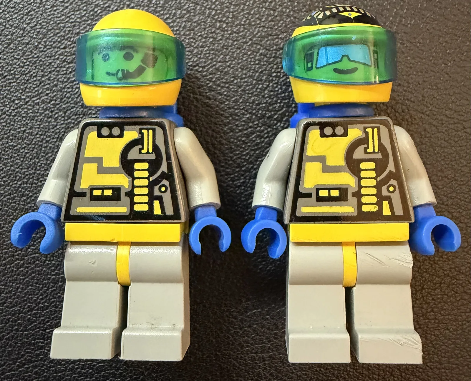 LEGO 1787 Crater Cruiser — the two Unitron minifigures