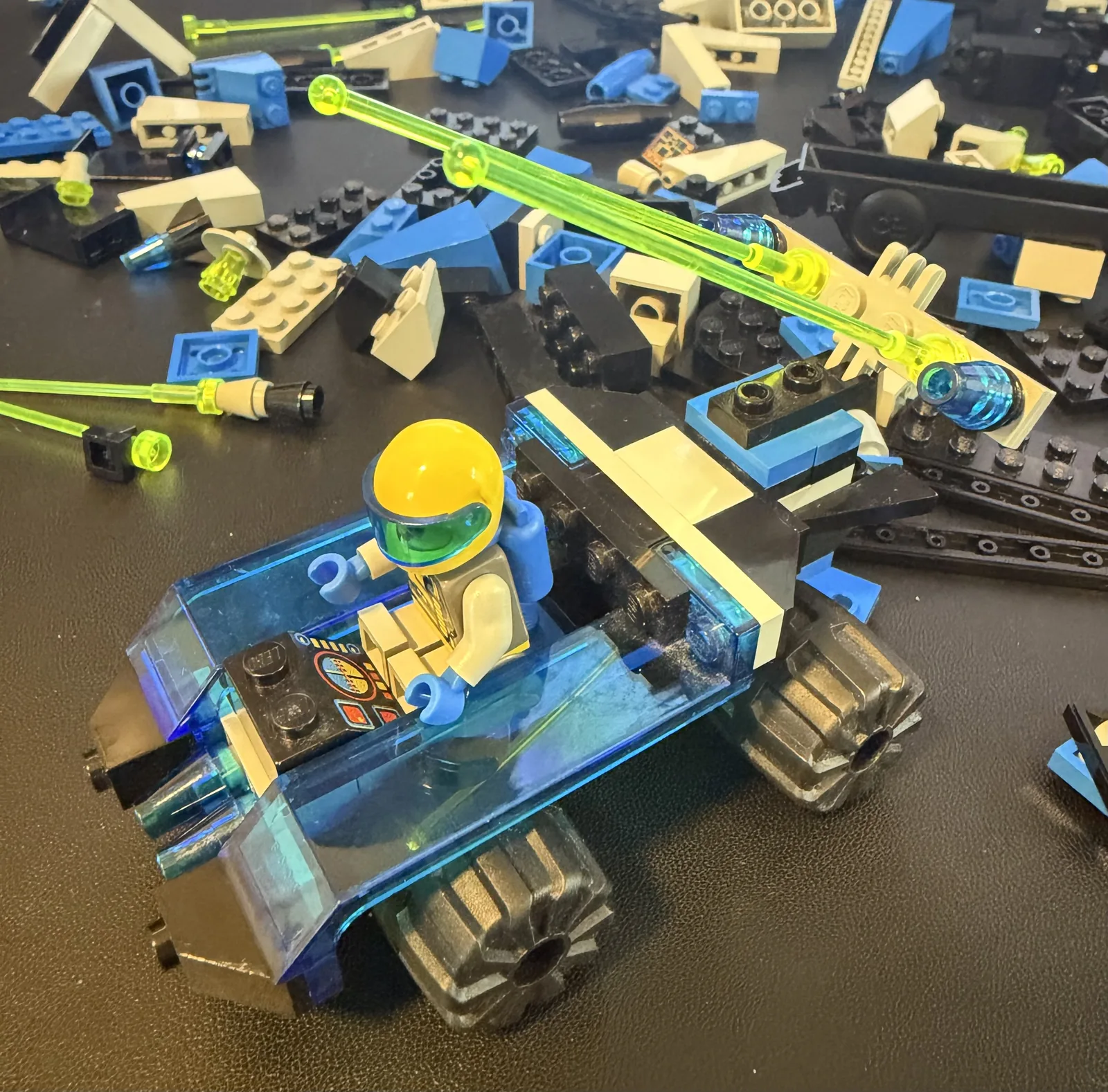 LEGO 1793 Space Station Zenon - the wheeled ground buggy