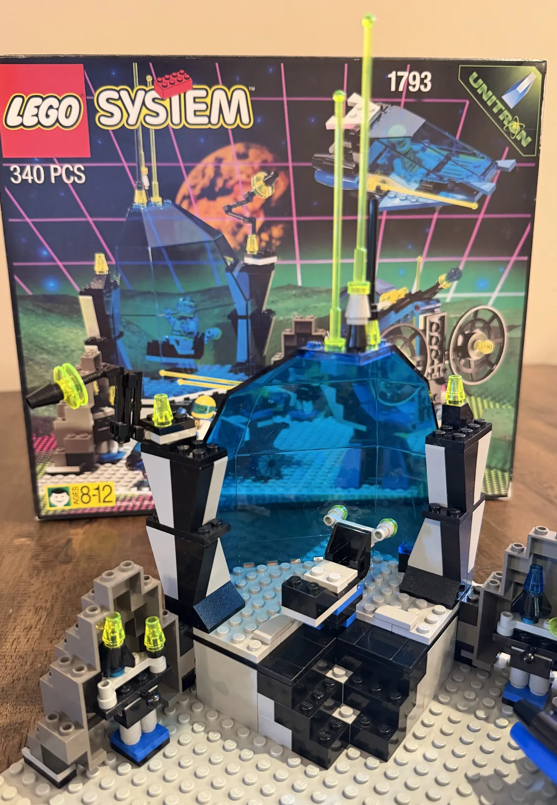 LEGO 1793 Space Station Zenon - the surface base with gun turret