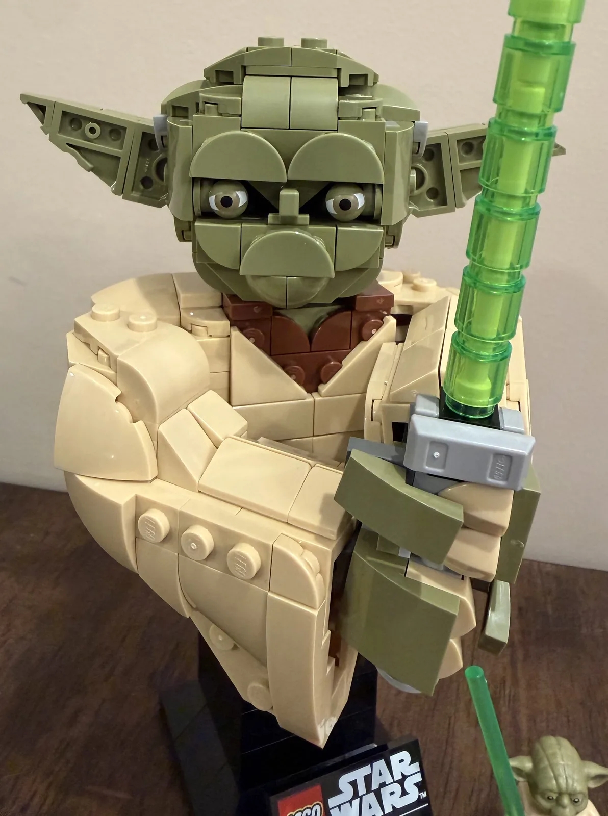 LEGO 75438 Star Wars Yoda Bust — finished bust viewed from another angle