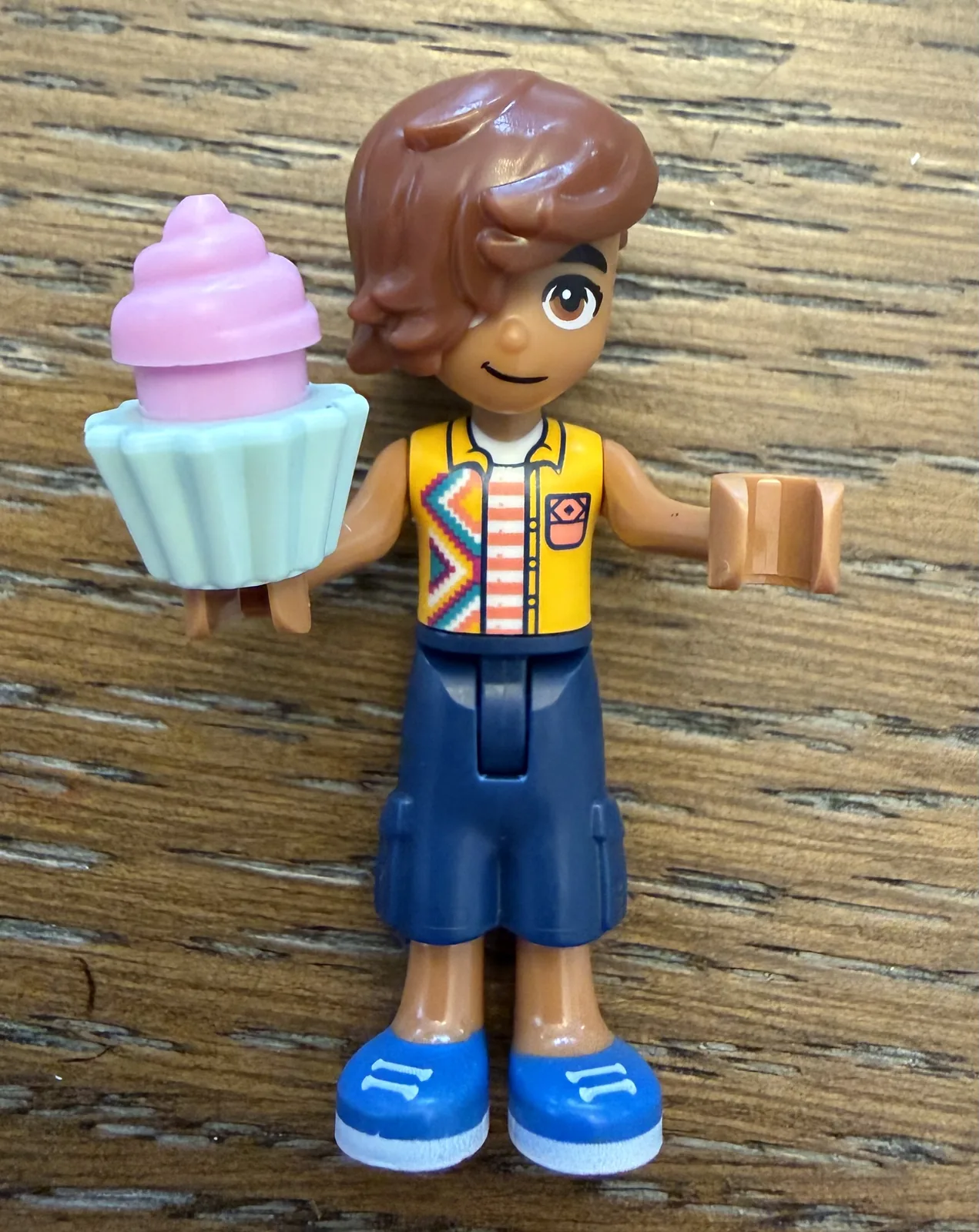 LEGO Friends 42675 Unicorn Cake Delivery Car Review — minidolls Paisley and Leo